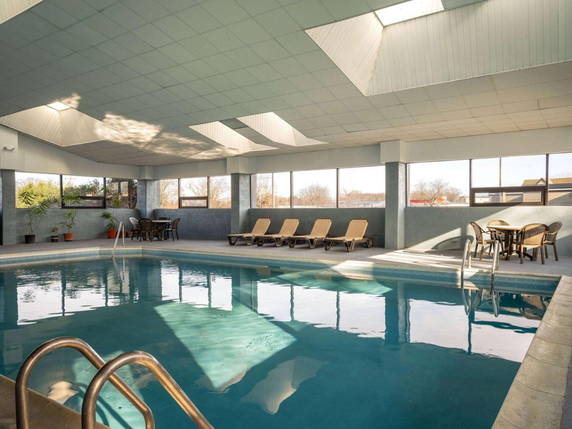 Hotel Americinn By Wyndham Il Woodstock